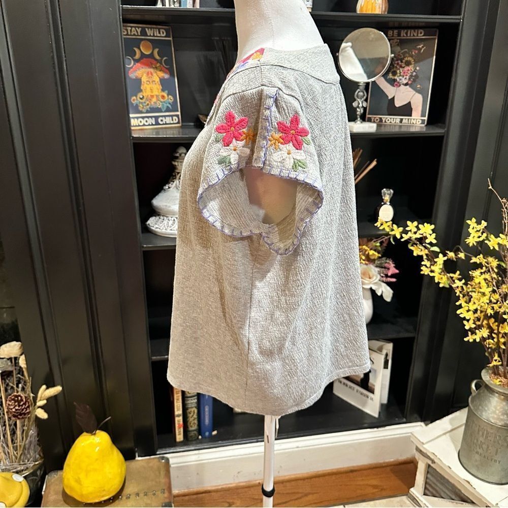 THML Cream Short-Sleeve Blouse with Colorful Floral Embroidery - Picture 3 of 8
